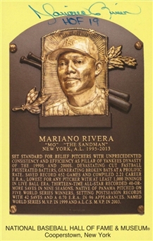 Mariano Rivera Signed Yellow Hall of Fame Plaque Card w "HOF 19" Insc. (JSA)